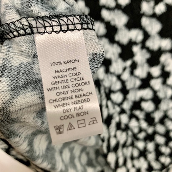 CALVIN KLEIN Black & White Short Sleeve Blouse - Picture 2 of 4